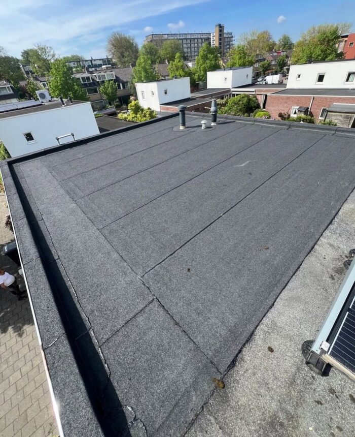 Nieuw bitumendak na foutieve daklagen en complete heropbouw 3
